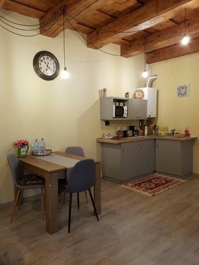 Weiss House Apartment